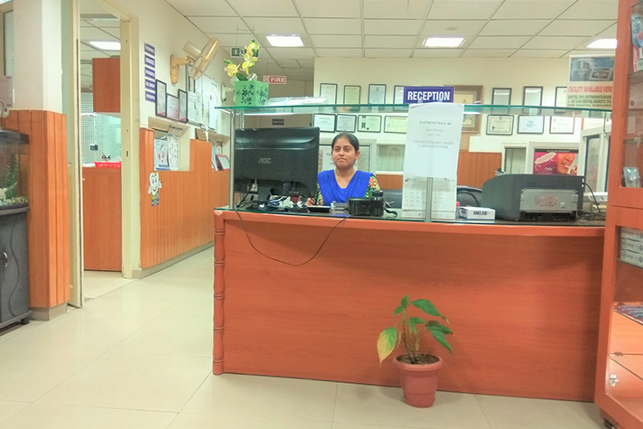 Reception desk at the DLF City clinic
